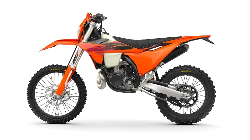 737632_MY27 KTM 250 XC-W_left-side-view_EXC Range_STUDIO